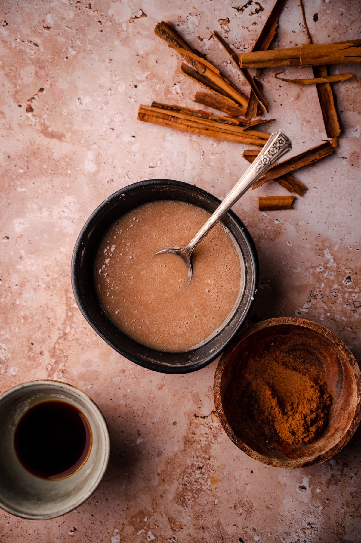 Easy Cinnamon Glaze Recipe - Raepublic